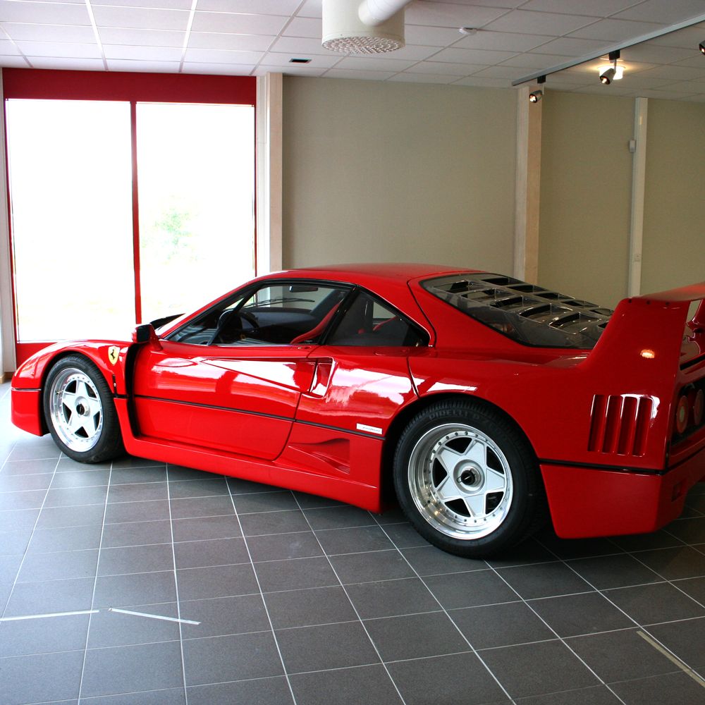 V22: Ferrari F40 (1989)