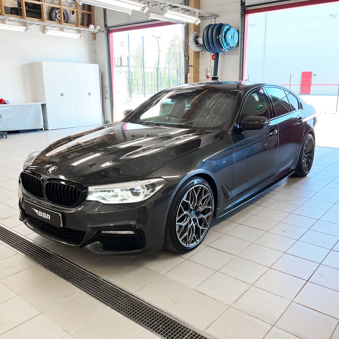 V27: BMW 540i (2019)